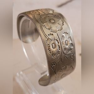 SALISBURY PEWTER FLOWER OF THE MONTH-OCTOBER